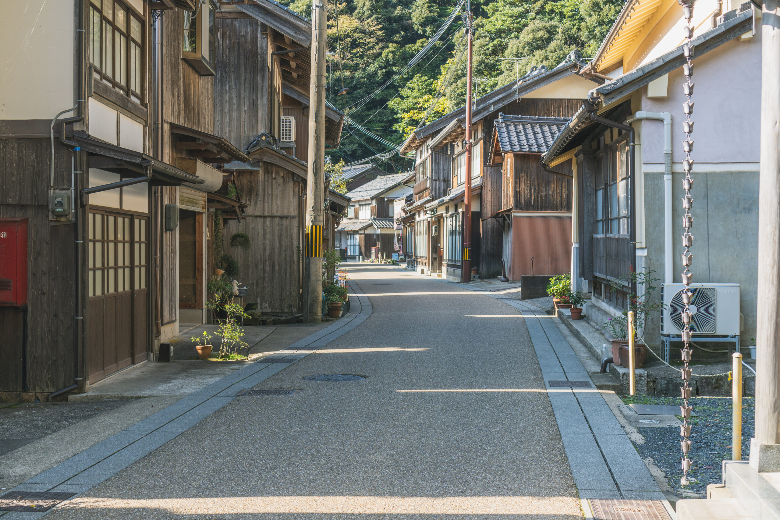 【伊根浦】家財が残る不動産の買取は可能?片付け前に確認したいこと