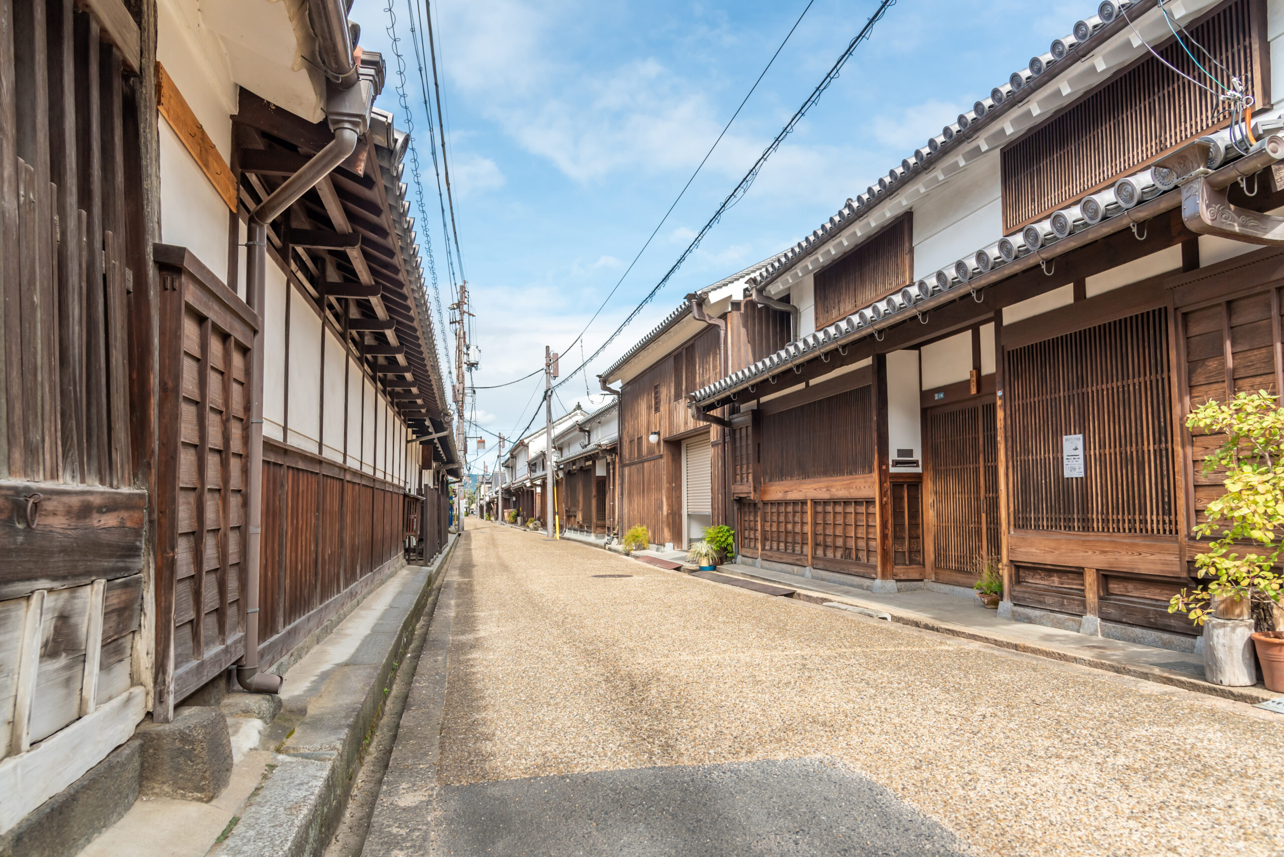 【湯浅町湯浅】修繕費が高くつく不動産、売却と維持のどちらを選ぶ?